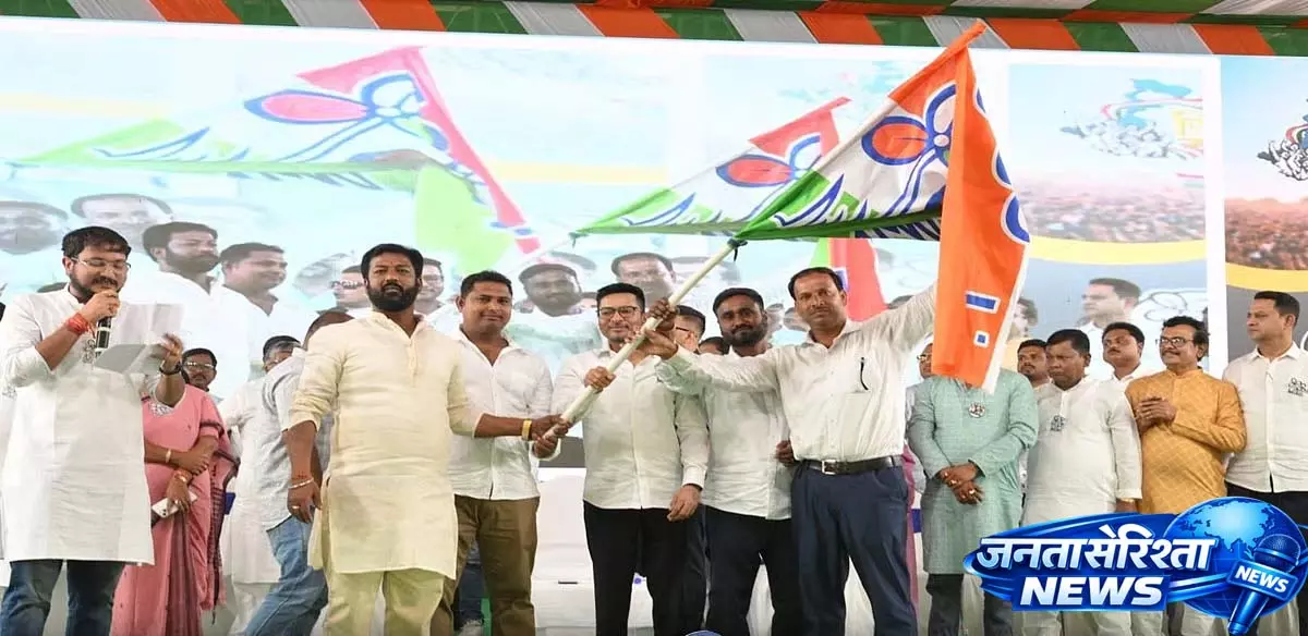 BJP नेता तृणमूल में शामिल हुए; पद्म शिविर ने इसे विपत्ति विदाई कहा BJP नेता तृणमूल में शामिल हुए; पद्म शिविर ने इसे विपत्ति विदाई कहा