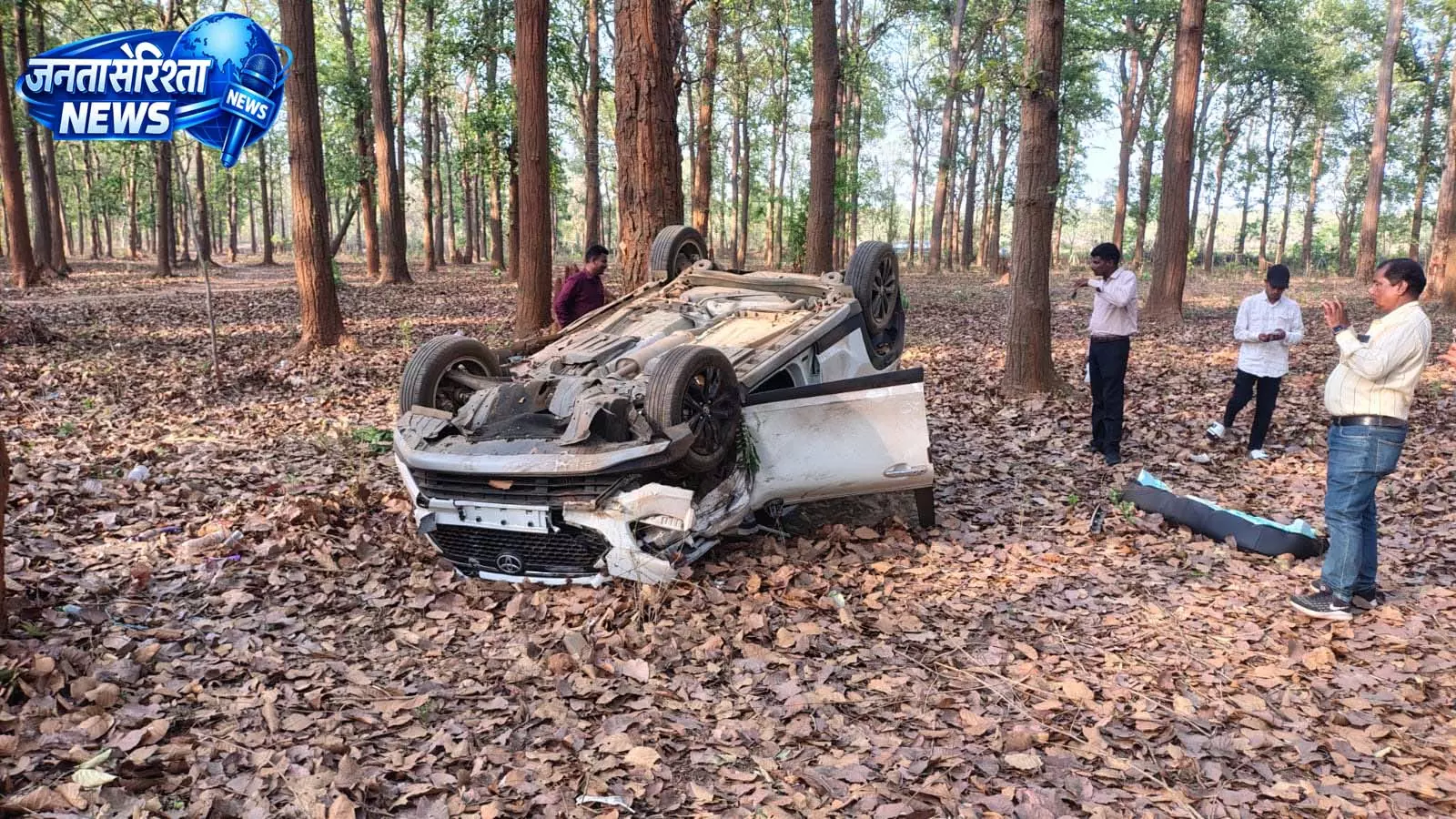 CG: NH-30 पर भीषण हादसा, कार-बाइक टक्कर में पति-पत्नी की मौत, 3 घायल CG: NH-30 पर भीषण हादसा, कार-बाइक टक्कर में पति-पत्नी की मौत, 3 घायल