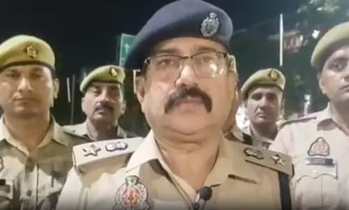 हापुड़ में बारातियों से भरी बस और ट्रक की टक्कर में छह की मौत, सात घायल हापुड़ में बारातियों से भरी बस और ट्रक की टक्कर में छह की मौत, सात घायल