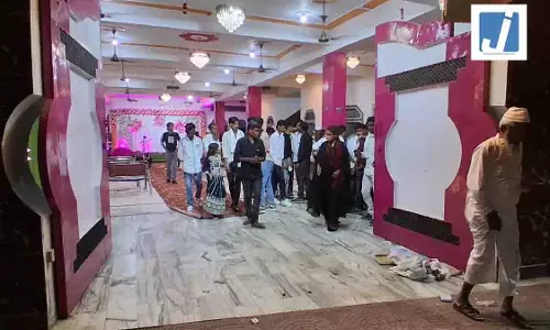 ये क्या! लेग पीस कम मिलने के बाद आपस में भिड़ गए घराती-बराती, पुलिस ने कराया समझौता