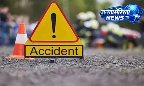 Mumbai : ईस्टर्न एक्सप्रेस हाईवे पर तेज़ रफ़्तार डंपर ट्रक ने बाइक को टक्कर मार दी Mumbai : ईस्टर्न एक्सप्रेस हाईवे पर तेज़ रफ़्तार डंपर ट्रक ने बाइक को टक्कर मार दी