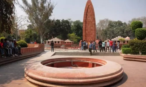 राष्ट्र सदैव कृतज्ञ रहेगा, राष्ट्रपति मुर्मू और पीएम मोदी ने दी जलियांवाला बाग के शहीदों को श्रद्धांजलि राष्ट्र सदैव कृतज्ञ रहेगा, राष्ट्रपति मुर्मू और पीएम मोदी ने दी जलियांवाला बाग के शहीदों को श्रद्धांजलि