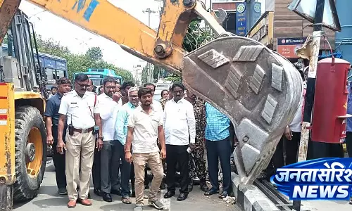 Peenya Dasarahalli : दुकानदारों को मनाने के बाद रेस्ट हाउस का निर्माण Peenya Dasarahalli : दुकानदारों को मनाने के बाद रेस्ट हाउस का निर्माण
