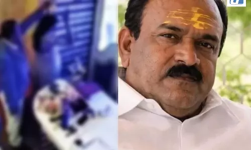 अशोक खरात पर ED का शिकंजा, 11 ठिकानों पर छापेमारी अशोक खरात पर ED का शिकंजा, 11 ठिकानों पर छापेमारी