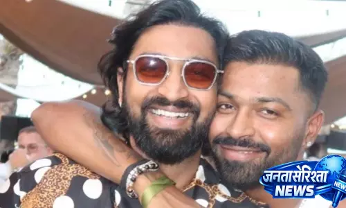 Hardik-Krunal Pandya के आउट होने के बाद तनाव पर वायरल रिएक्शन Hardik-Krunal Pandya के आउट होने के बाद तनाव पर वायरल रिएक्शन