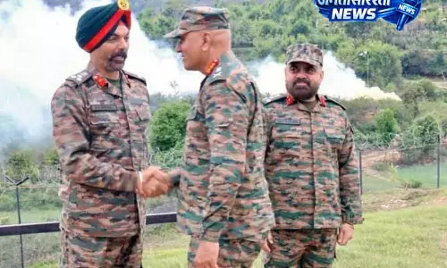 JAMMU: उत्तरी सेना कमांडर ने रामपुर सेक्टर का दौरा
