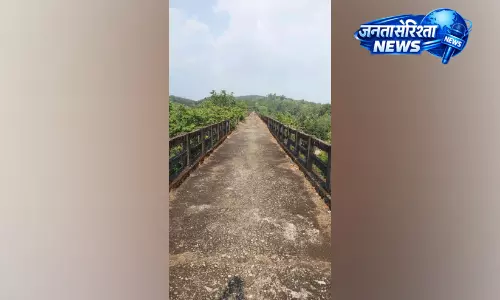 कोई मरम्मत नहीं हो रही है; Aqueduct पुल खतरे में कोई मरम्मत नहीं हो रही है; Aqueduct पुल खतरे में