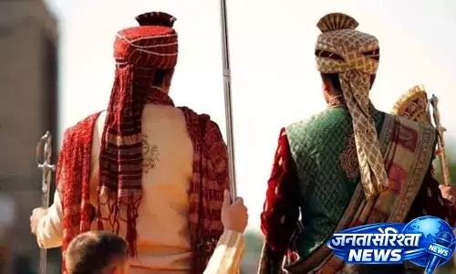 एक ही दुल्हन से शादी करने पहुंचे दो दूल्हे, शादी में हुई झड़प एक ही दुल्हन से शादी करने पहुंचे दो दूल्हे, शादी में हुई झड़प