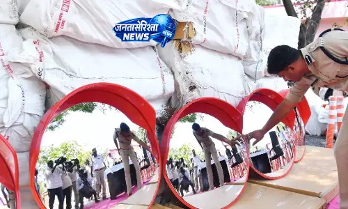 Prakasam और मरकापुरम में रोड सेफ्टी ड्राइव शुरू, 115 दुर्घटना संभावित स्थान चिन्हित Prakasam और मरकापुरम में रोड सेफ्टी ड्राइव शुरू, 115 दुर्घटना संभावित स्थान चिन्हित