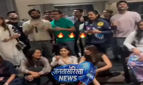 VIP रोड के फार्महाउस में अवैध हुक्का पार्टी, देखें VIDEO... VIP रोड के फार्महाउस में अवैध हुक्का पार्टी, देखें VIDEO...