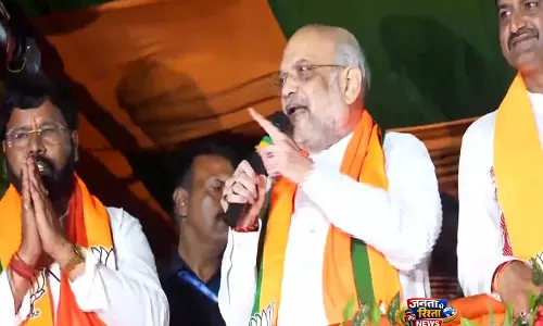 अमित शाह ने SIR से जुड़े आरोपों को लेकर ममता बनर्जी पर साधा निशाना अमित शाह ने SIR से जुड़े आरोपों को लेकर ममता बनर्जी पर साधा निशाना