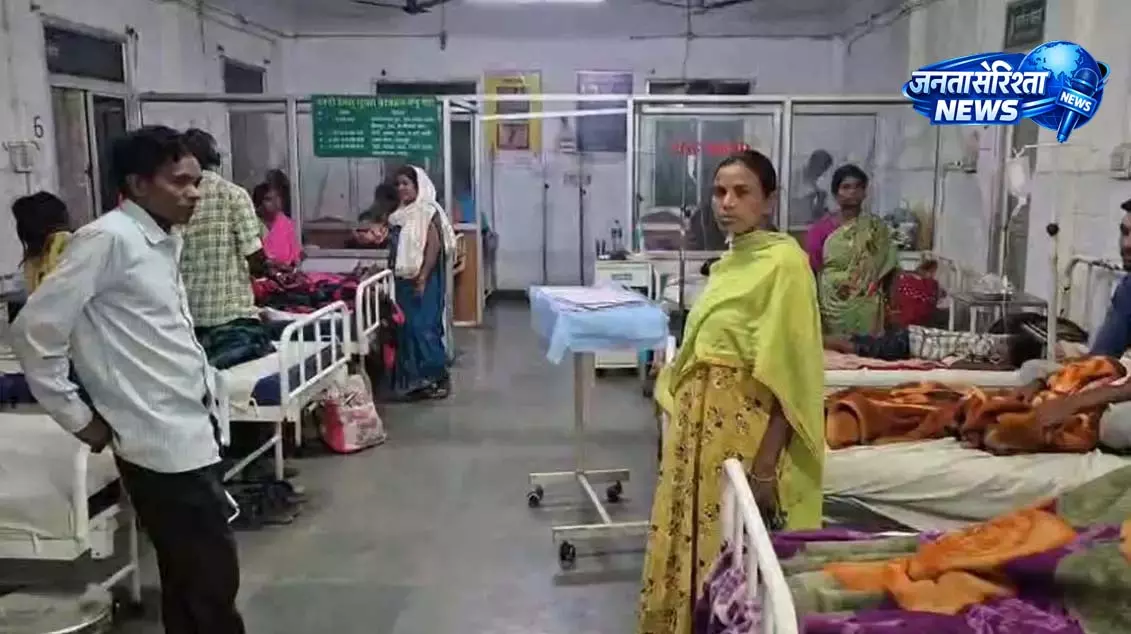 गुपचुप खाने से बिगड़ी तबियत, उल्टी-दस्त से 8 लोग ग्रसित गुपचुप खाने से बिगड़ी तबियत, उल्टी-दस्त से 8 लोग ग्रसित