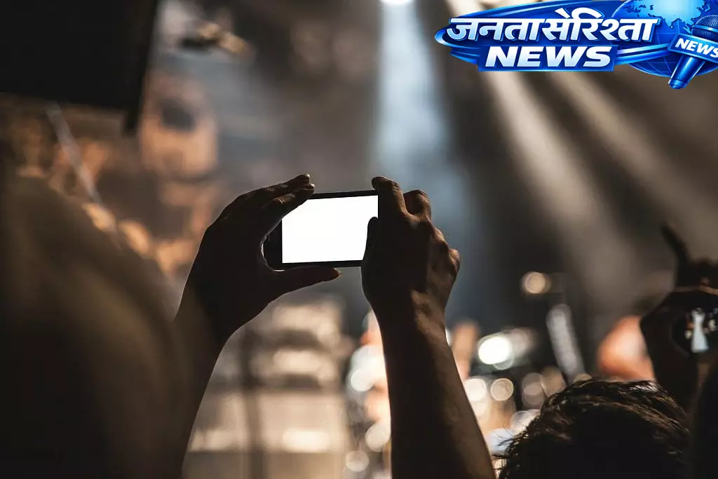 Indore में हॉस्टल में नहा रही महिला का वीडियो बनाने के आरोप में युवक गिरफ्तार Indore में हॉस्टल में नहा रही महिला का वीडियो बनाने के आरोप में युवक गिरफ्तार