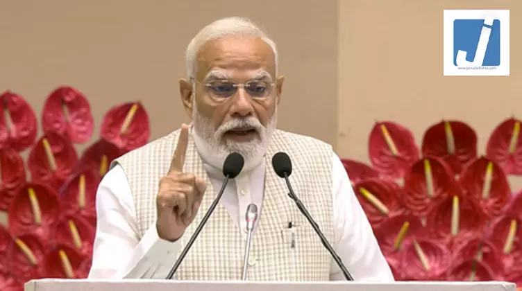 हमारे देश की संसद एक नया इतिहास रचने के करीब: पीएम मोदी हमारे देश की संसद एक नया इतिहास रचने के करीब: पीएम मोदी
