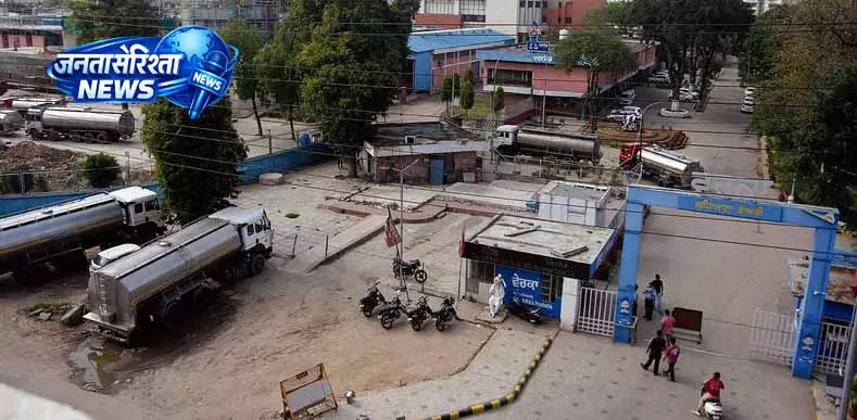 Ludhiana: वेरका प्लांट में 5 लाख से अधिक का गबन Ludhiana: वेरका प्लांट में 5 लाख से अधिक का गबन