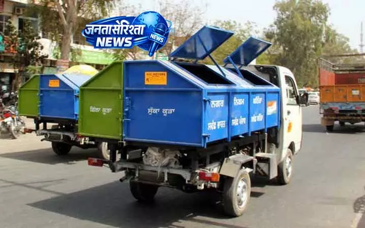Ludhiana में कचरा उठाने वालों का विरोध प्रदर्शन Ludhiana में कचरा उठाने वालों का विरोध प्रदर्शन