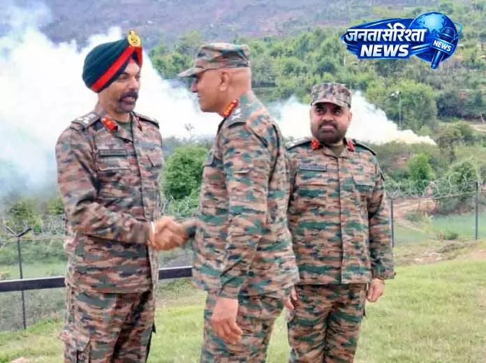 JAMMU: उत्तरी सेना कमांडर ने रामपुर सेक्टर का दौरा JAMMU: उत्तरी सेना कमांडर ने रामपुर सेक्टर का दौरा