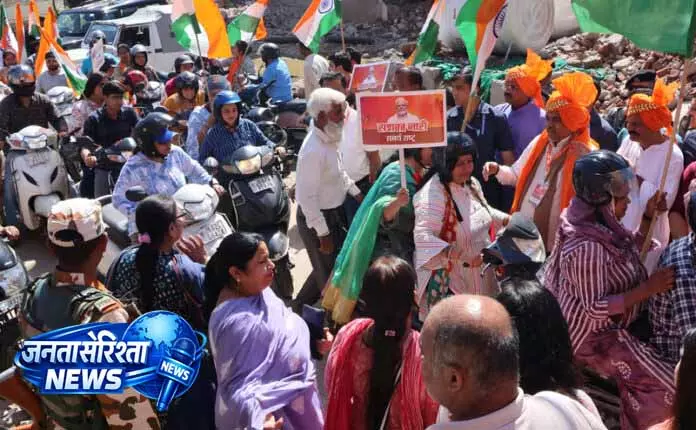 JAMMU: मेगा रैली में कार्यकर्ताओं की भागीदारी JAMMU: मेगा रैली में कार्यकर्ताओं की भागीदारी