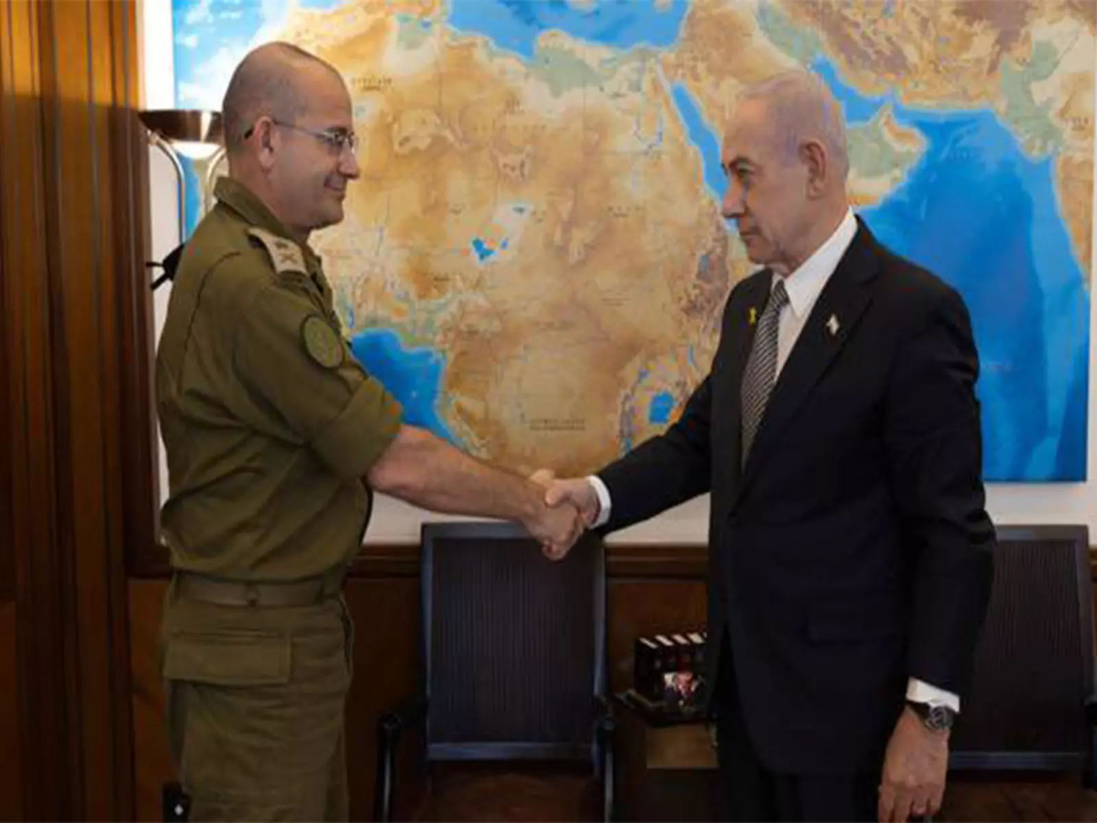 Netanyahu ने सैन्य सचिव मेजर जनरल गोफमैन को मोसाद का नया प्रमुख नियुक्त किया Netanyahu ने सैन्य सचिव मेजर जनरल गोफमैन को मोसाद का नया प्रमुख नियुक्त किया