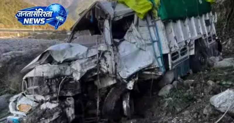 Palampur के पास हादसा, 2 युवकों की मौत Palampur के पास हादसा, 2 युवकों की मौत
