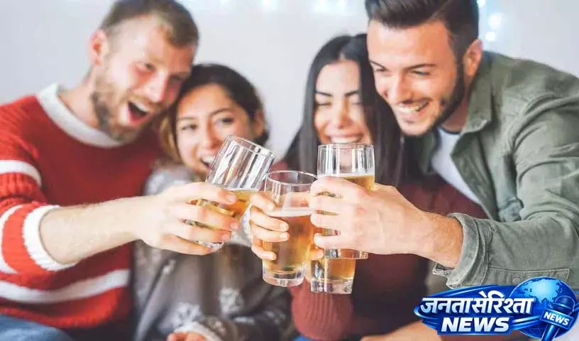 Study में चेतावनी दी गई है कि कम उम्र में शराब पीने से बाद में दिमाग की सेहत को नुकसान हो सकता Study में चेतावनी दी गई है कि कम उम्र में शराब पीने से बाद में दिमाग की सेहत को नुकसान हो सकता