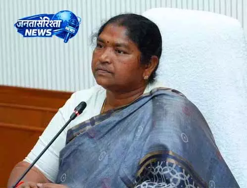 फोन खरीद घोटाले के आरोपों में घिरीं सीतक्का, BRS का तीखा वार फोन खरीद घोटाले के आरोपों में घिरीं सीतक्का, BRS का तीखा वार