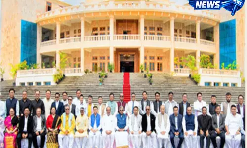 Manipur: तीन साल बाद भी, नए CM के बावजूद शांति क्यों नहीं आ पाई है? Manipur: तीन साल बाद भी, नए CM के बावजूद शांति क्यों नहीं आ पाई है?
