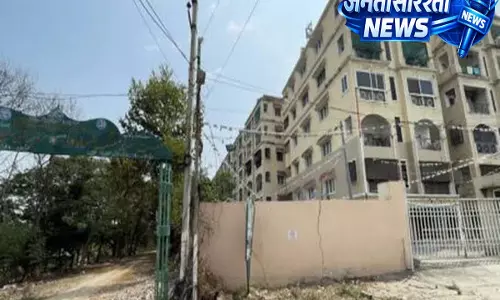 Madhu Park Ridge A Block के निवासियों ने भट्टी से मुलाकात की, मुसी कायाकल्प परियोजना का किया समर्थन Madhu Park Ridge A Block के निवासियों ने भट्टी से मुलाकात की, मुसी कायाकल्प परियोजना का किया समर्थन