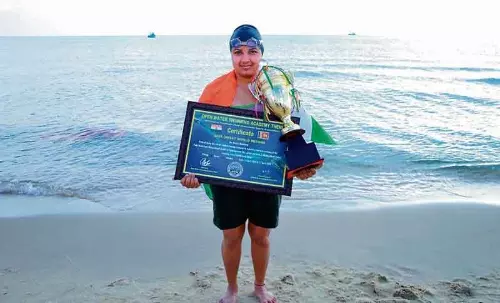 Gurugram के रहने वाले ने पाक स्ट्रेट में तैराकी का रिकॉर्ड तोड़ा Gurugram के रहने वाले ने पाक स्ट्रेट में तैराकी का रिकॉर्ड तोड़ा