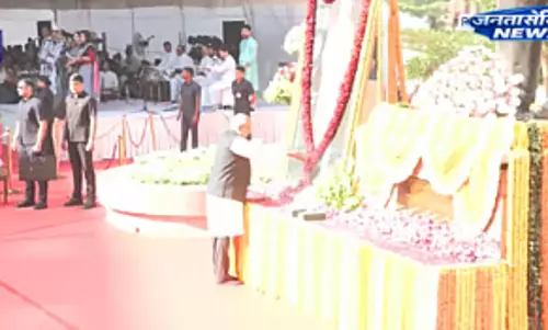 संसद में अंबेडकर की मूर्ति का सम्मान : Vice President संसद में अंबेडकर की मूर्ति का सम्मान : Vice President