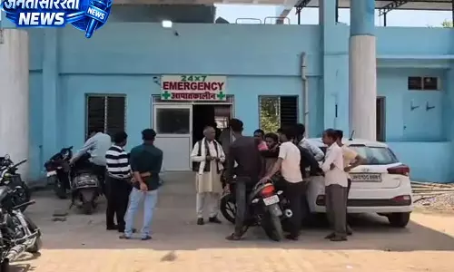 सड़क हादसा: अज्ञात वाहन की टक्कर से 2 युवकों की मौत, 1 घायल
