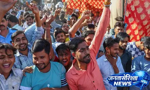 UP सरकार ने नोएडा फेज 2 के मजदूरों के विरोध प्रदर्शन पर प्रतिक्रिया दी UP सरकार ने नोएडा फेज 2 के मजदूरों के विरोध प्रदर्शन पर प्रतिक्रिया दी
