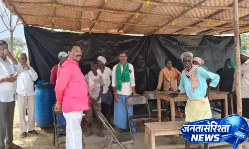 Kusukuntla Prabhakar Reddy ने मुनुगोडू अनाज केंद्र का निरीक्षण किया Kusukuntla Prabhakar Reddy ने मुनुगोडू अनाज केंद्र का निरीक्षण किया
