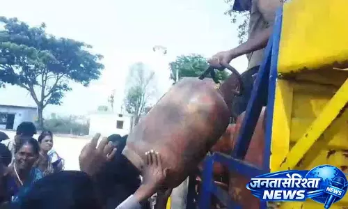 Gas Cylinder की कमी से डोंठी गांव में तनाव Gas Cylinder की कमी से डोंठी गांव में तनाव
