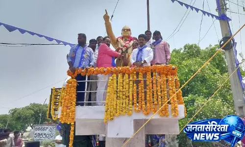 Kusukuntla Prabhakar Reddy ने बोडांगीपर्थी में अंबेडकर प्रतिमा का अनावरण किया Kusukuntla Prabhakar Reddy ने बोडांगीपर्थी में अंबेडकर प्रतिमा का अनावरण किया