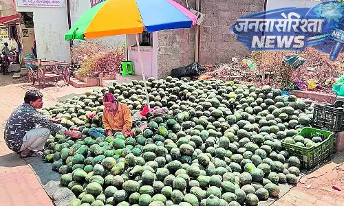 Laxmeshwara में त्वचा जलाने वाला सूरज से : लोग भाग Laxmeshwara में त्वचा जलाने वाला सूरज से : लोग भाग