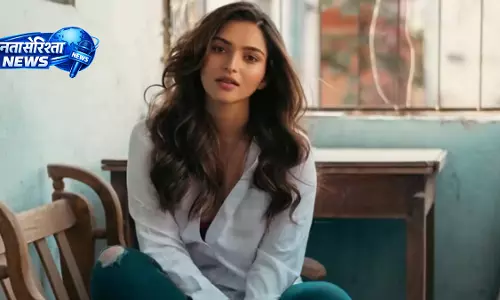 Kayadu Lohar : साउथ सिनेमा में तेजी से उभरती मल्टी-लैंग्वेज एक्ट्रेस Kayadu Lohar : साउथ सिनेमा में तेजी से उभरती मल्टी-लैंग्वेज एक्ट्रेस