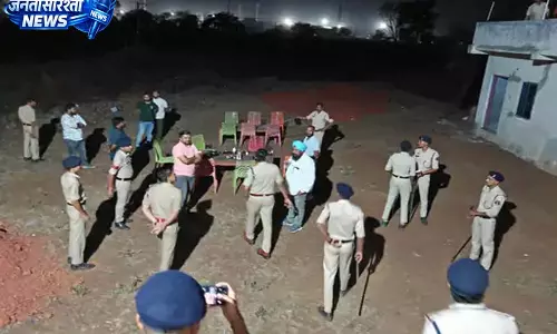 हाईवे ढाबों पर पुलिस की बड़ी कार्रवाई, शराब पिलाने वाले 3 संचालक गिरफ्तार हाईवे ढाबों पर पुलिस की बड़ी कार्रवाई, शराब पिलाने वाले 3 संचालक गिरफ्तार