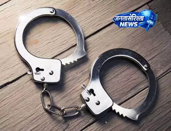 Punjab: अवैध हथियार मामले में मां-बेटे पर कार्रवाई Punjab: अवैध हथियार मामले में मां-बेटे पर कार्रवाई