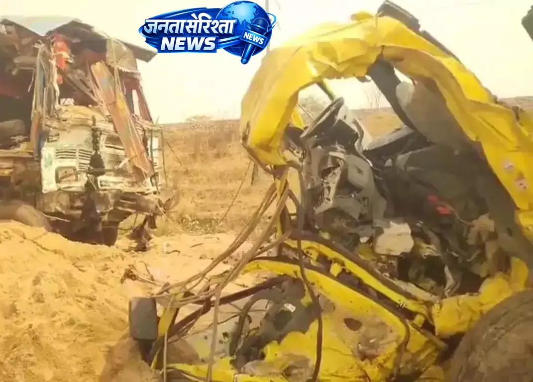रायपुर में भीषण सड़क हादसा: ट्रक और हाइवा की टक्कर से 3 की मौत रायपुर में भीषण सड़क हादसा: ट्रक और हाइवा की टक्कर से 3 की मौत