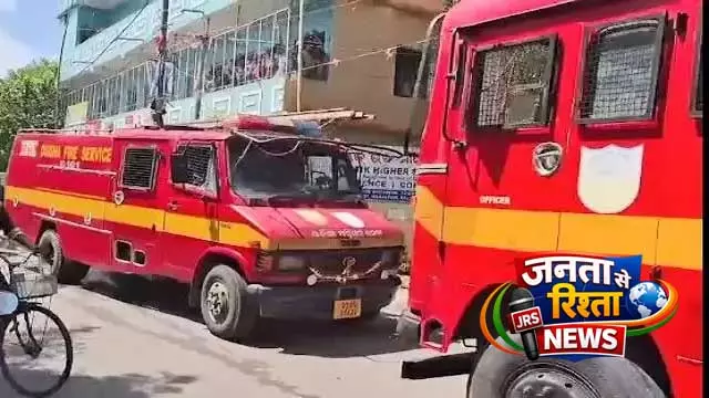 कटक में पटाखा विस्फोट में बुजुर्ग व्यक्ति गंभीर रूप से घायल कटक में पटाखा विस्फोट में बुजुर्ग व्यक्ति गंभीर रूप से घायल