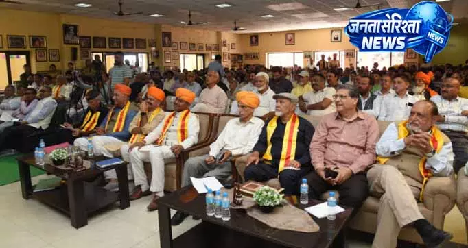 Jammu: कला, संगीत और लोकनृत्य का शानदार प्रदर्शन Jammu: कला, संगीत और लोकनृत्य का शानदार प्रदर्शन