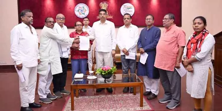 Bhubaneswar रायगढ़ मामले में गवर्नर से हस्तक्षेप की मांग Bhubaneswar रायगढ़ मामले में गवर्नर से हस्तक्षेप की मांग