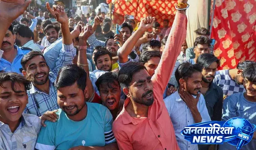UP सरकार ने नोएडा फेज 2 के मजदूरों के विरोध प्रदर्शन पर प्रतिक्रिया दी UP सरकार ने नोएडा फेज 2 के मजदूरों के विरोध प्रदर्शन पर प्रतिक्रिया दी