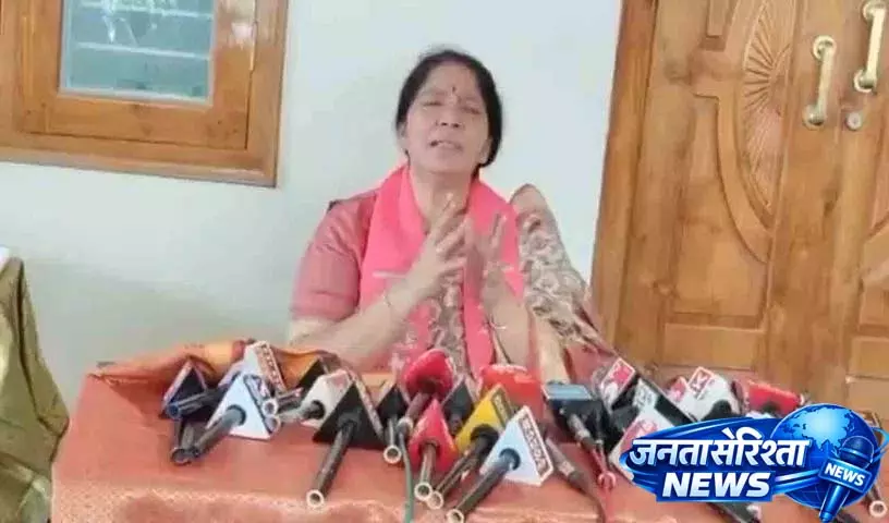 आंध्र प्रदेश में 5G फोन देकर तेलंगाना में चुनाव प्रचार: Satyavathi Rathod आंध्र प्रदेश में 5G फोन देकर तेलंगाना में चुनाव प्रचार: Satyavathi Rathod