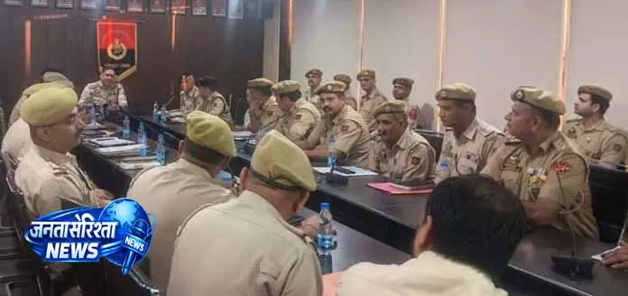 SSP Samba ने थाना प्रभारियों संग की परिचयात्मक बैठक SSP Samba ने थाना प्रभारियों संग की परिचयात्मक बैठक
