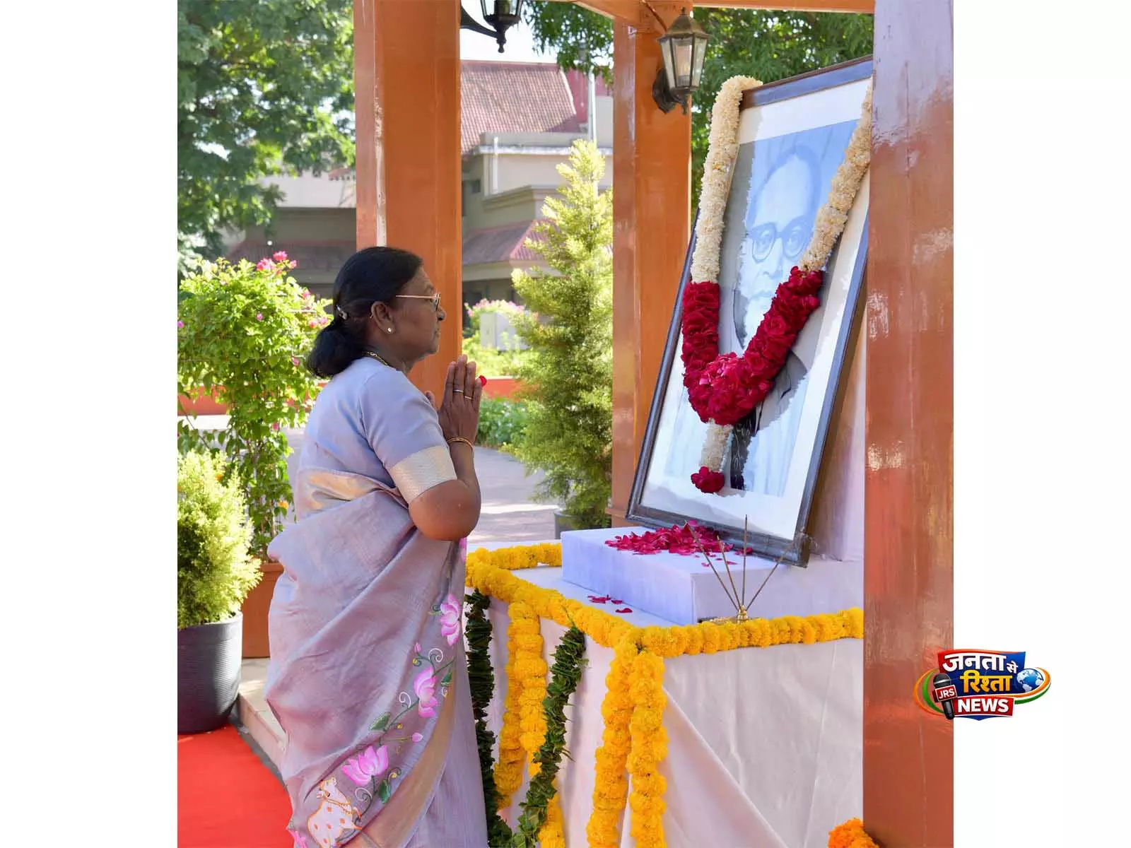 President द्रौपदी मुर्मू ने बाबासाहेब अम्बेडकर को उनकी 135वीं जयंती पर श्रद्धांजलि अर्पित की President द्रौपदी मुर्मू ने बाबासाहेब अम्बेडकर को उनकी 135वीं जयंती पर श्रद्धांजलि अर्पित की