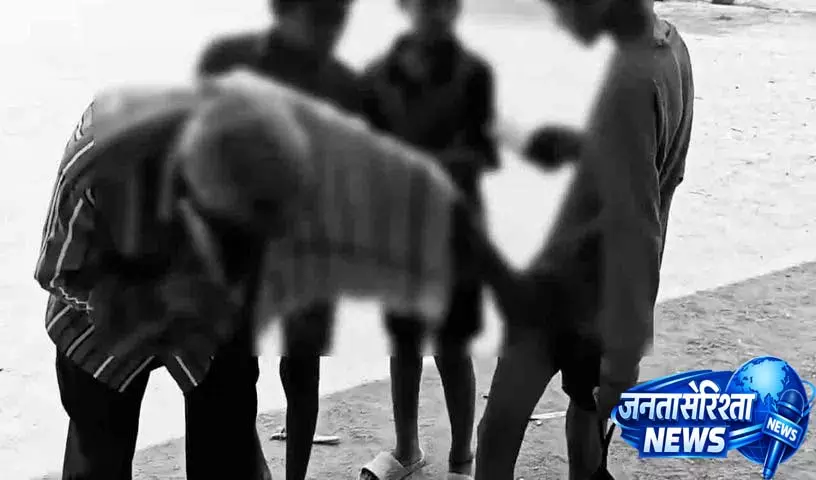 Alampur School में प्रिंसिपल पर छात्रों को पीटने का आरोप Alampur School में प्रिंसिपल पर छात्रों को पीटने का आरोप