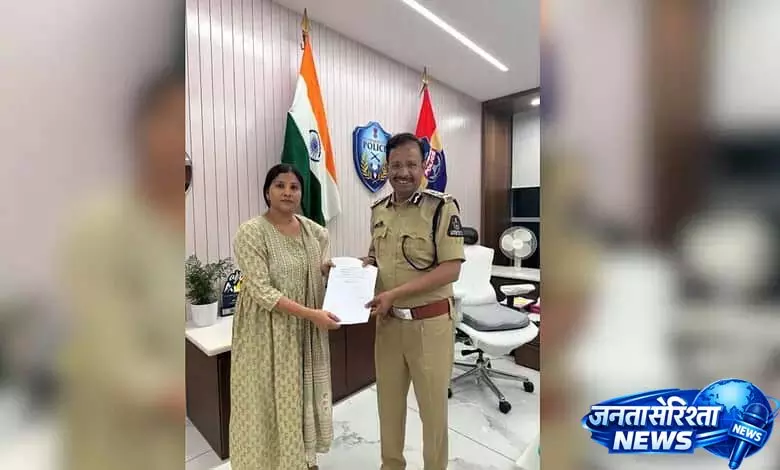 Singer Mangli ने हैदराबाद कमिश्नर के पास मानहानि का केस किया Singer Mangli ने हैदराबाद कमिश्नर के पास मानहानि का केस किया