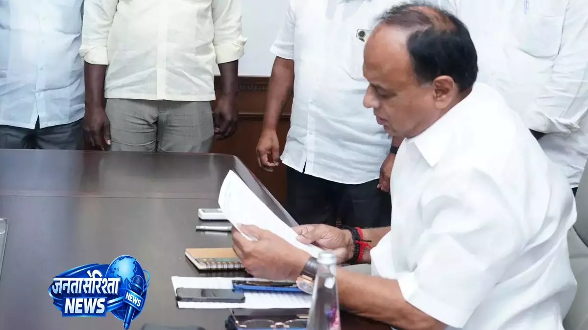 Nellore में मछुआरों की सांसद से मुलाकात, नौकरी कोटा और सब्सिडी की मांग Nellore में मछुआरों की सांसद से मुलाकात, नौकरी कोटा और सब्सिडी की मांग